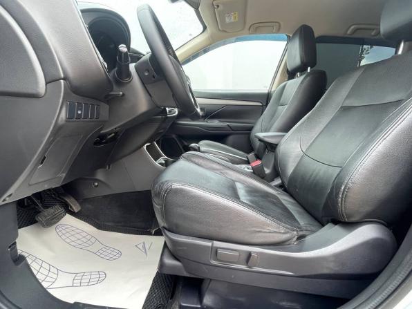 Mitsubishi Outlander III Рестайлинг 2 с пробегом 2015 года, цена 1 720 000 рублей, 185720 км, внедорожник, Автокод Объявления