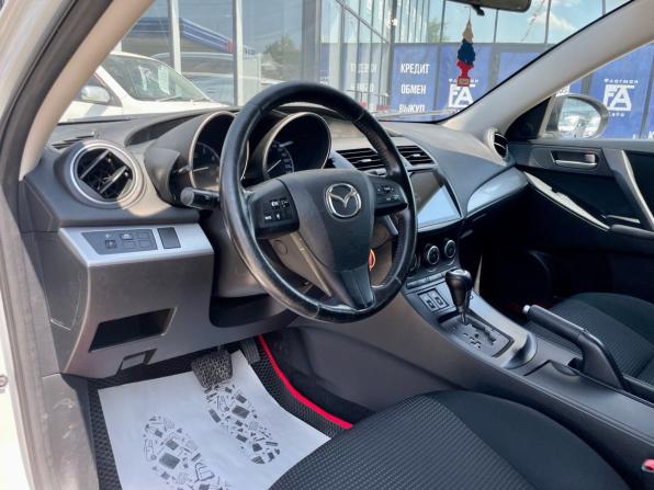 Mazda 3 II (BL) Рестайлинг с пробегом 2012 года, цена 799 000 рублей, 196000 км, седан, Автокод Объявления