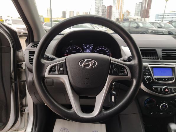Hyundai Solaris I с пробегом 2013 года, цена 879 000 рублей, 132639 км, седан, Автокод Объявления
