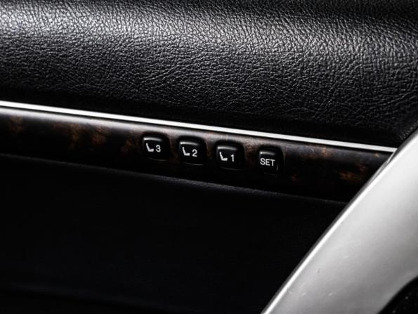 Toyota Land Cruiser 200 Series Рестайлинг 1 с пробегом 2013 года, цена 3 139 000 рублей, 338019 км, внедорожник, Автокод Объявления