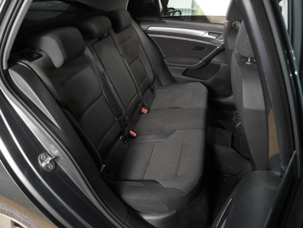 Volkswagen Golf VII Рестайлинг с пробегом 2018 года, цена 1 670 000 рублей, 196737 км, хэтчбек, Автокод Объявления