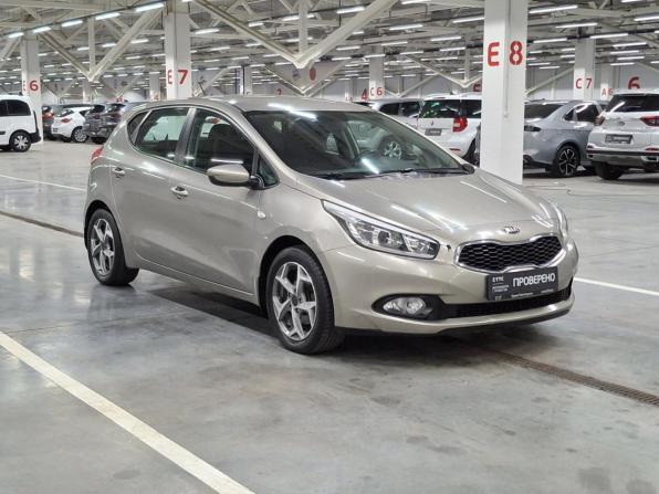 Kia Ceed II с пробегом 2013 года, цена 890 000 рублей, 215577 км, хэтчбек, Автокод Объявления