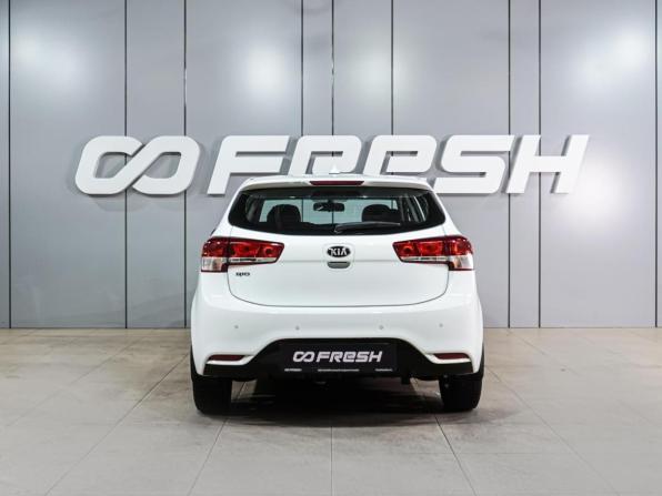Kia Rio III Рестайлинг с пробегом 2017 года, цена 1 064 000 рублей, 136828 км, хэтчбек, Автокод Объявления