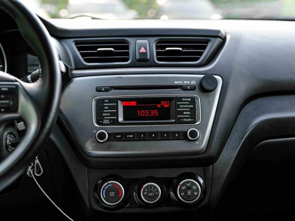 Kia Rio III Рестайлинг с пробегом 2016 года, цена 975 000 рублей, 151418 км, седан, Автокод Объявления
