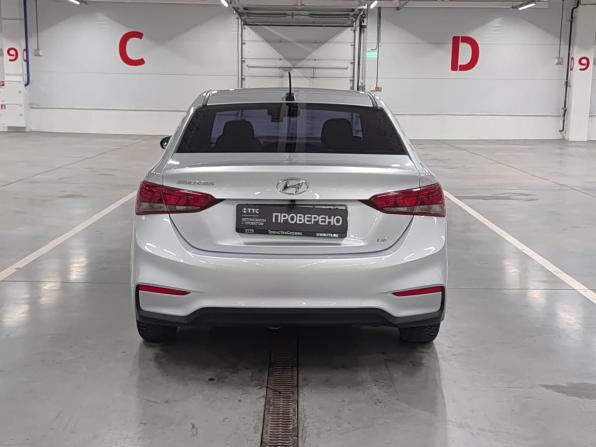 Hyundai Solaris II с пробегом 2018 года, цена 975 000 рублей, 217232 км, седан, Автокод Объявления