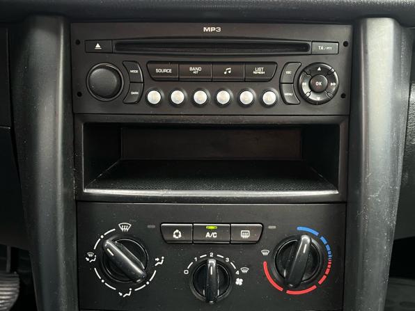 Peugeot 207 I с пробегом 2009 года, цена 390 000 рублей, 180371 км, хэтчбек, Автокод Объявления