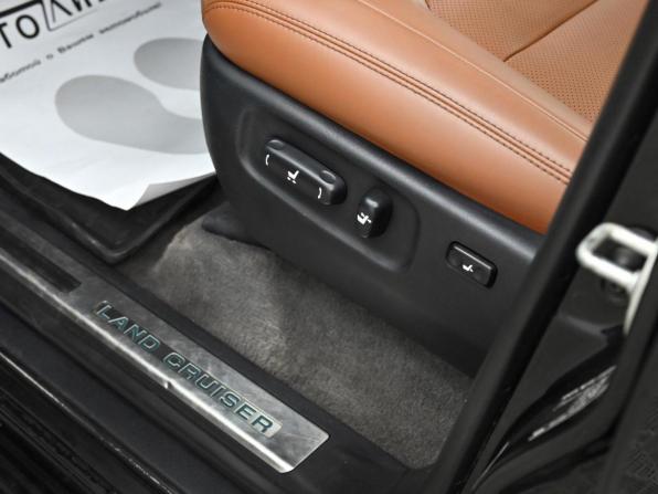 Toyota Land Cruiser 200 Series Рестайлинг 1 с пробегом 2014 года, цена 2 299 000 рублей, 120678 км, внедорожник, Автокод Объявления