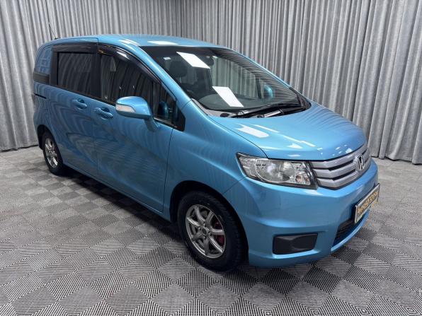 Honda Freed I Рестайлинг с пробегом 2012 года, цена 1 250 000 рублей, 159534 км, компактвэн, Автокод Объявления