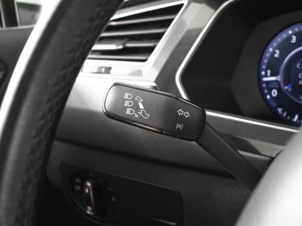 Volkswagen Tiguan II с пробегом 2017 года, цена 1 987 200 рублей, 180585 км, внедорожник, Автокод Объявления