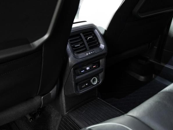 Volkswagen Tiguan II с пробегом 2018 года, цена 2 489 000 рублей, 103829 км, внедорожник, Автокод Объявления