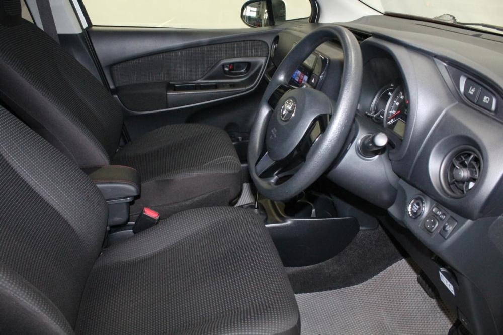 Toyota Vitz III (XP130) Рестайлинг Кемерово  - изображение 10