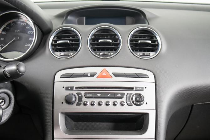 Peugeot 308 I Рестайлинг с пробегом 2012 года, цена 649 000 рублей, 228000 км, хэтчбек, Автокод Объявления