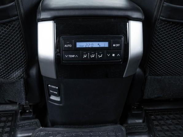 Toyota Land Cruiser Prado 150 Series Рестайлинг 2 с пробегом 2019 года, цена 4 920 000 рублей, 107773 км, внедорожник, Автокод Объявления