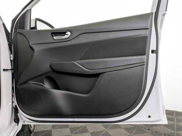 Hyundai Solaris II Рестайлинг с пробегом 2022 года, цена 1 620 000 рублей, 69491 км, седан, Автокод Объявления