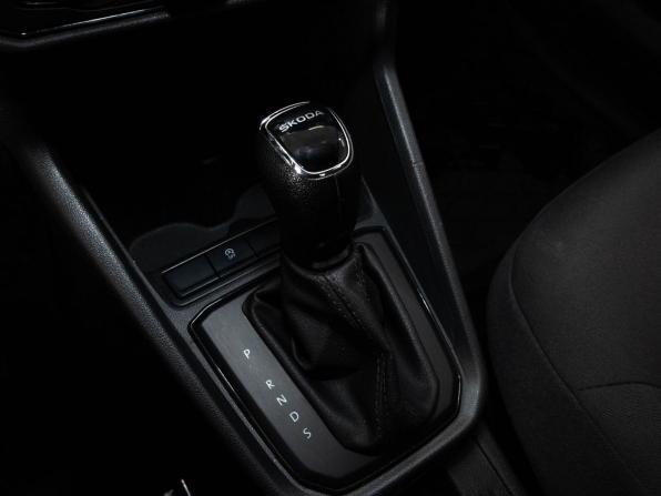 Skoda Rapid II с пробегом 2021 года, цена 1 615 000 рублей, 31500 км, лифтбек, Автокод Объявления
