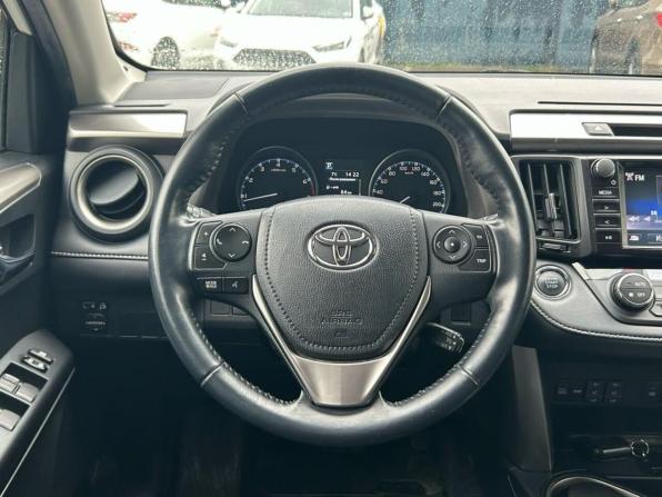 Toyota RAV4 IV (XA40) Рестайлинг с пробегом 2017 года, цена 2 265 000 рублей, 81250 км, внедорожник, Автокод Объявления