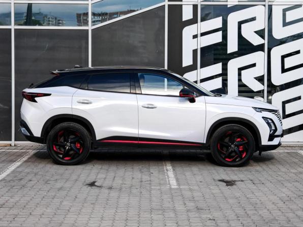 Omoda C5 I с пробегом 2023 года, цена 2 025 000 рублей, 15489 км, внедорожник, Автокод Объявления