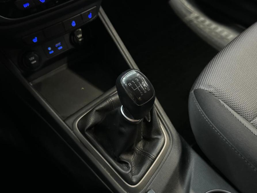 Hyundai Solaris II Санкт-Петербург  - изображение 16