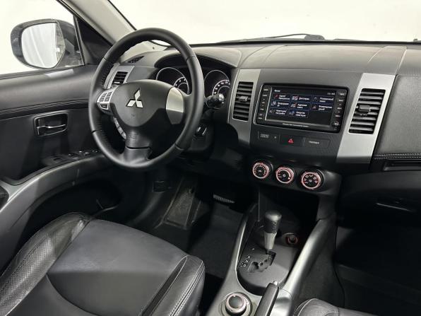 Mitsubishi Outlander II Рестайлинг с пробегом 2010 года, цена 1 180 000 рублей, 272288 км, внедорожник, Автокод Объявления