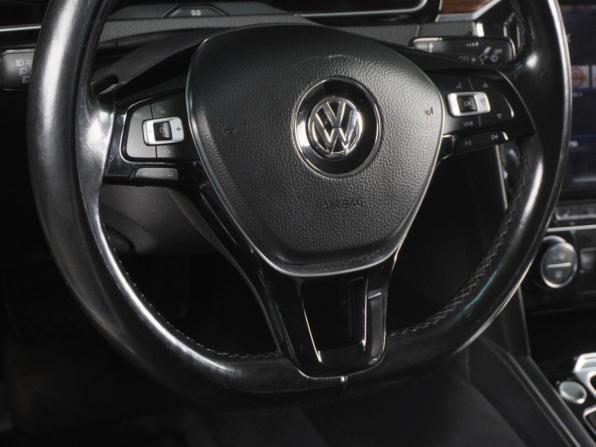 Volkswagen Passat B8 с пробегом 2019 года, цена 2 449 000 рублей, 134499 км, седан, Автокод Объявления