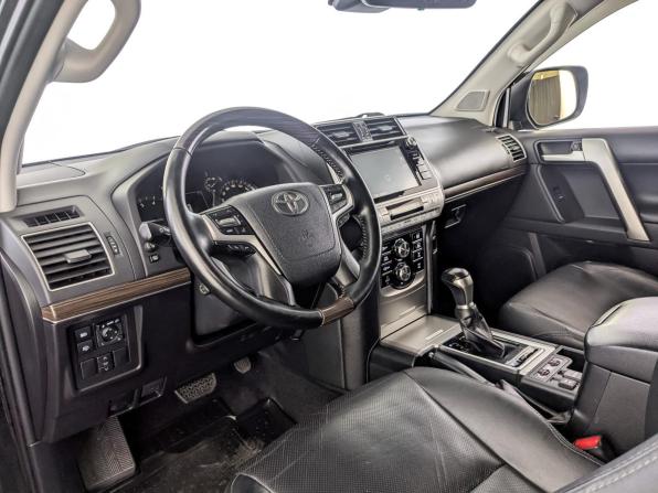 Toyota Land Cruiser Prado 150 Series Рестайлинг 2 с пробегом 2018 года, цена 4 500 000 рублей, 238427 км, внедорожник, Автокод Объявления