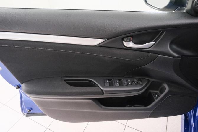 Honda Civic X с пробегом 2018 года, цена 2 349 000 рублей, 42432 км, седан, Автокод Объявления