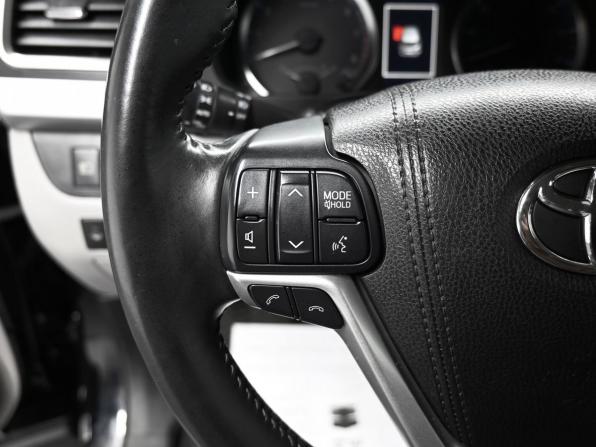 Toyota Highlander III (XU50) Рестайлинг с пробегом 2017 года, цена 2 795 000 рублей, 180427 км, внедорожник, Автокод Объявления