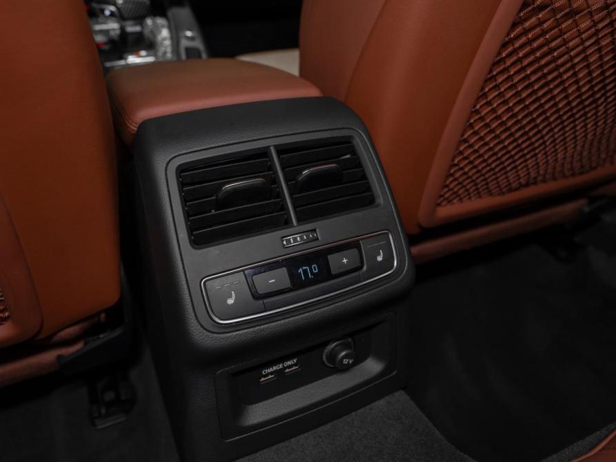 Audi A4 V (B9) Рестайлинг Москва  - изображение 15