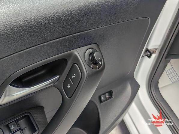 Volkswagen Polo V Рестайлинг с пробегом 2018 года, цена 1 248 000 рублей, 139000 км, седан, Автокод Объявления