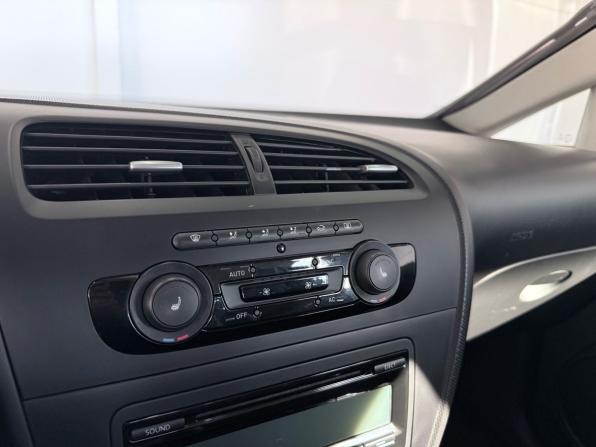SEAT Leon II Рестайлинг с пробегом 2012 года, цена 799 000 рублей, 139000 км, хэтчбек, Автокод Объявления