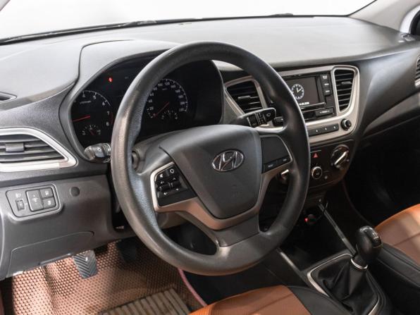 Hyundai Solaris II с пробегом 2020 года, цена 1 397 800 рублей, 74114 км, седан, Автокод Объявления