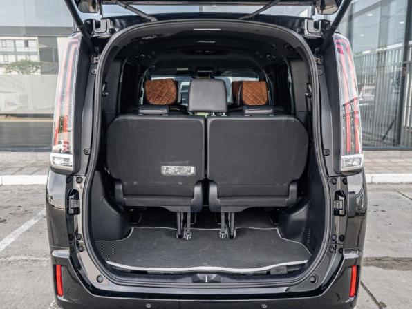 Toyota Esquire I Рестайлинг с пробегом 2019 года, цена 2 899 000 рублей, 74505 км, минивэн, Автокод Объявления