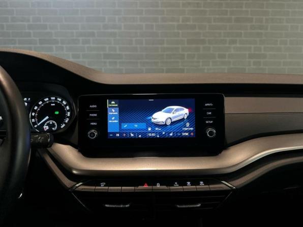Skoda Octavia IV (A8) с пробегом 2021 года, цена 2 250 000 рублей, 126990 км, лифтбек, Автокод Объявления