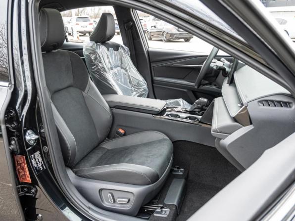 Toyota Camry IX (XV80) China Market с пробегом 2026 года, цена 4 240 000 рублей, 20 км, седан, Автокод Объявления