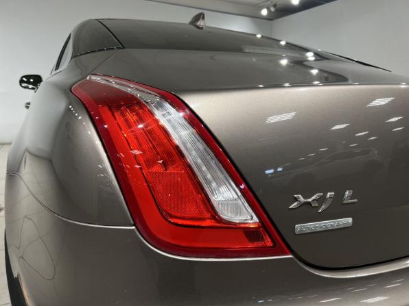 Jaguar XJ IV (X351) Рестайлинг с пробегом 2017 года, цена 2 390 000 рублей, 163428 км, седан, Автокод Объявления