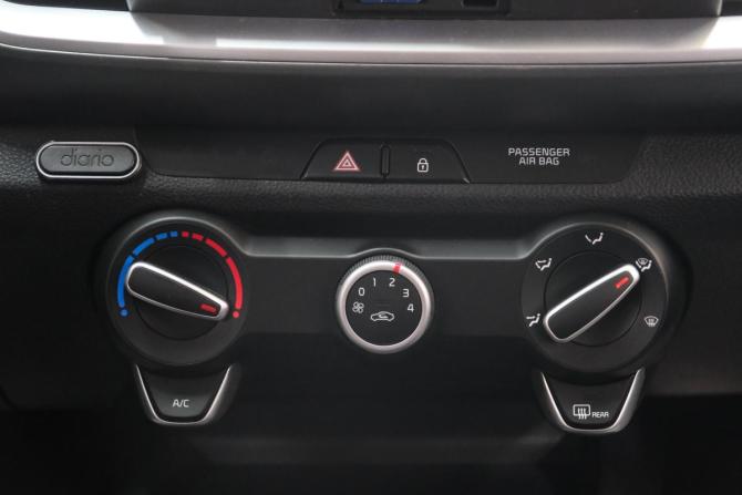 Kia Stonic I с пробегом 2019 года, цена 1 729 000 рублей, 89000 км, внедорожник, Автокод Объявления