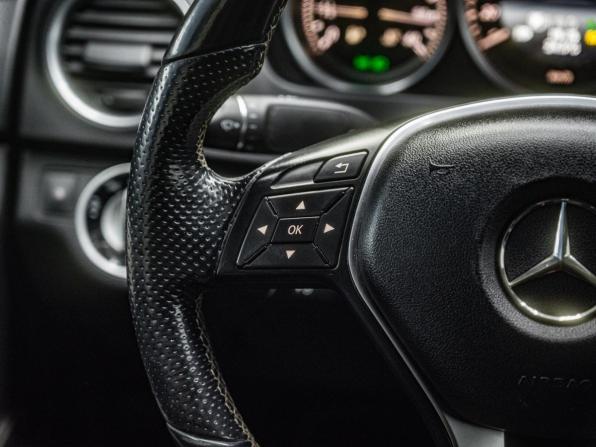 Mercedes-Benz C-Класс III (W204) Рестайлинг с пробегом 2013 года, цена 1 340 000 рублей, 309190 км, седан, Автокод Объявления