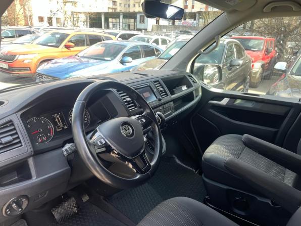 Volkswagen Caravelle T6 с пробегом 2017 года, цена 3 449 000 рублей, 155500 км, минивэн, Автокод Объявления