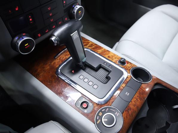 Volkswagen Touareg I Рестайлинг с пробегом 2008 года, цена 990 000 рублей, 355714 км, внедорожник, Автокод Объявления