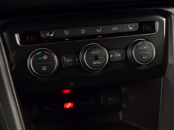 Volkswagen Tiguan II с пробегом 2018 года, цена 2 175 995 рублей, 190597 км, внедорожник, Автокод Объявления