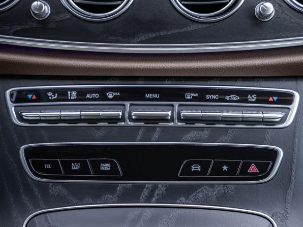 Mercedes-Benz E-Класс V (W213 S213 C238) Рестайлинг с пробегом 2021 года, цена 4 648 000 рублей, 123480 км, универсал, Автокод Объявления