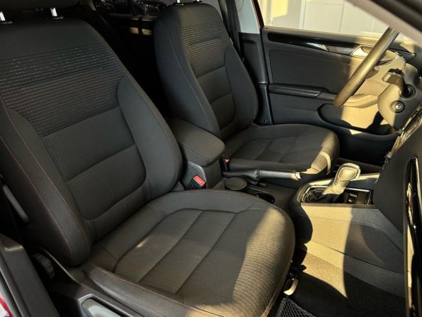 Volkswagen Jetta VI Рестайлинг с пробегом 2017 года, цена 1 240 000 рублей, 166500 км, седан, Автокод Объявления