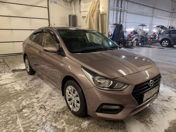 Hyundai Solaris II с пробегом 2019 года, цена 1 098 000 рублей, 263258 км, седан, Автокод Объявления