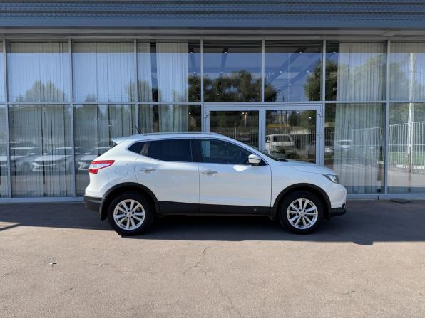 Nissan Qashqai II с пробегом 2015 года, цена 1 585 000 рублей, 133504 км, внедорожник, Автокод Объявления