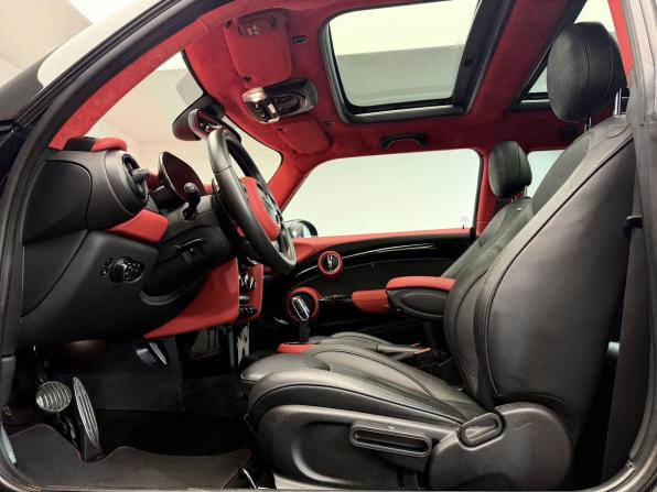 Mini Hatch III (F55/F56) Рестайлинг 2 с пробегом 2021 года, цена 3 849 000 рублей, 31823 км, хэтчбек, Автокод Объявления
