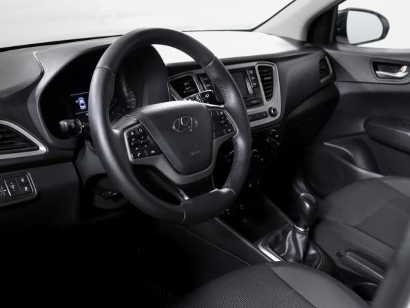 Hyundai Solaris II с пробегом 2017 года, цена 1 250 000 рублей, 88000 км, седан, Автокод Объявления