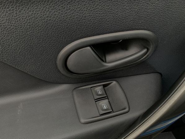 Renault Sandero II Рестайлинг с пробегом 2021 года, цена 1 299 000 рублей, 68000 км, хэтчбек, Автокод Объявления