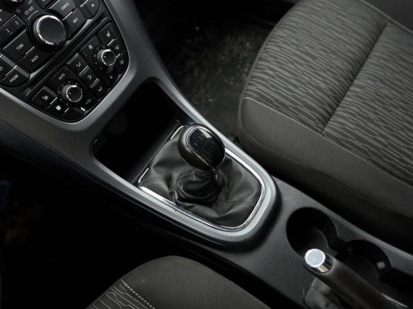 Opel Astra J Рестайлинг с пробегом 2013 года, цена 615 000 рублей, 129698 км, хэтчбек, Автокод Объявления