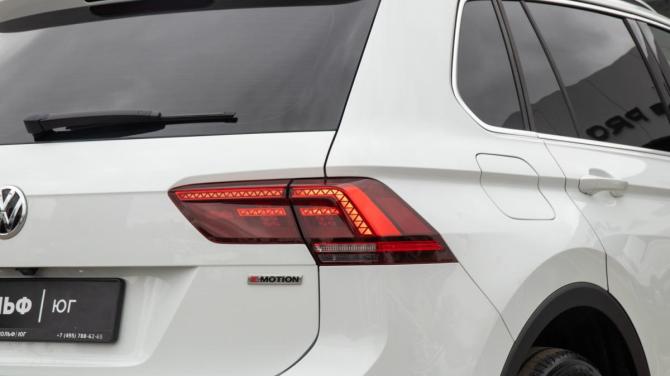 Volkswagen Tiguan II с пробегом 2018 года, цена 2 698 000 рублей, 93400 км, внедорожник, Автокод Объявления