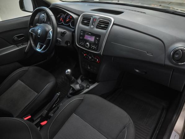 Renault Logan II Рестайлинг с пробегом 2019 года, цена 1 199 000 рублей, 49000 км, седан, Автокод Объявления